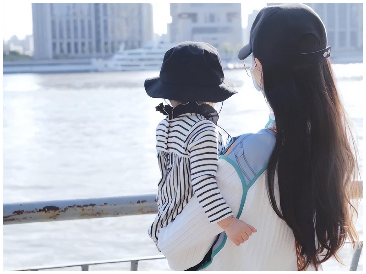 罗晋|罗晋张慧雯压腿引争议,男方左腿压在女方右腿做拉伸,被指不避嫌