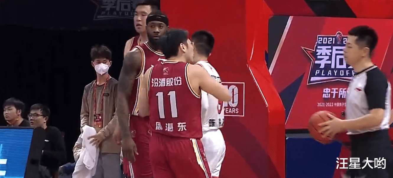 广州队|114-93！广州男篮遭淘汰出局，西蒙斯34分，季后赛8强全部诞生
