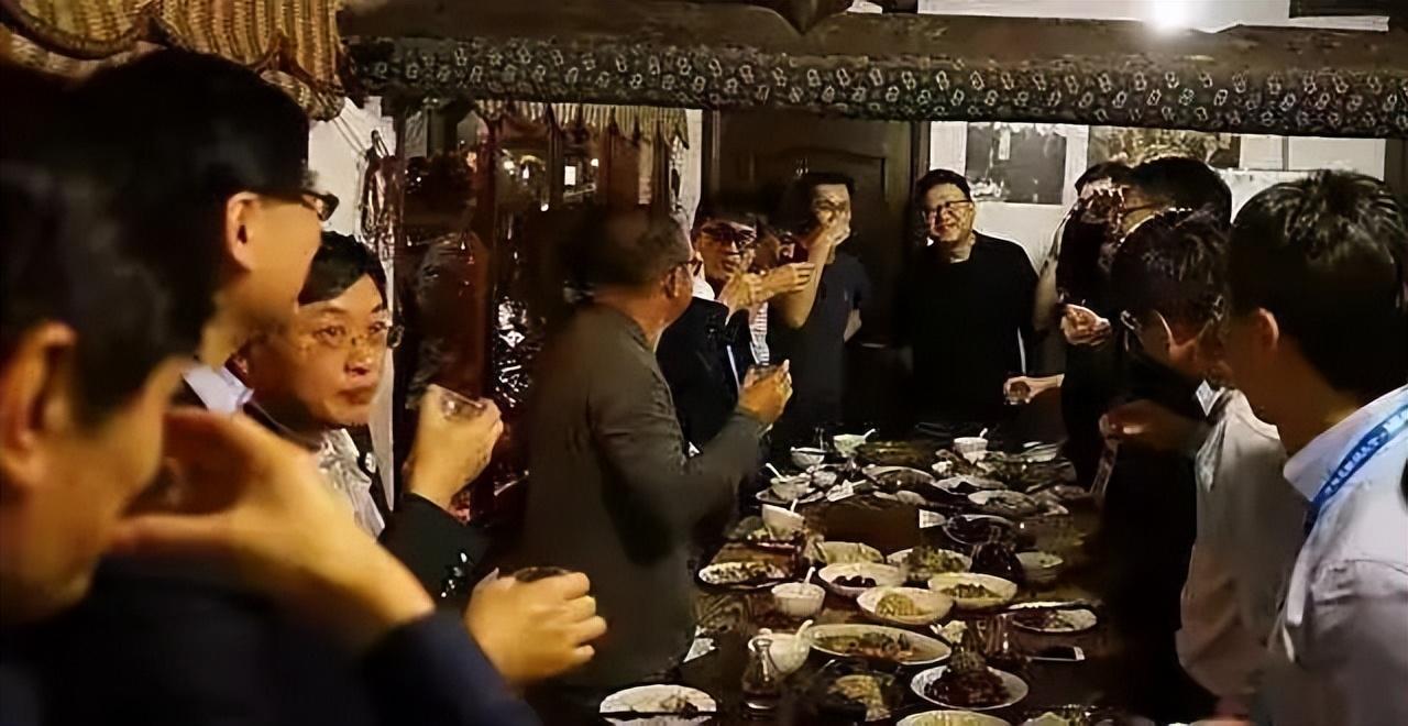 耳机|不认命的丁磊还是妥协了