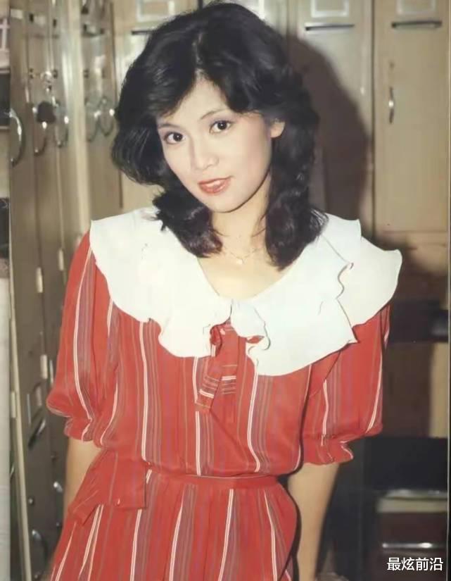 有一种时尚叫30年前的翁美玲，就算到现在，她的穿搭依旧潮流前卫