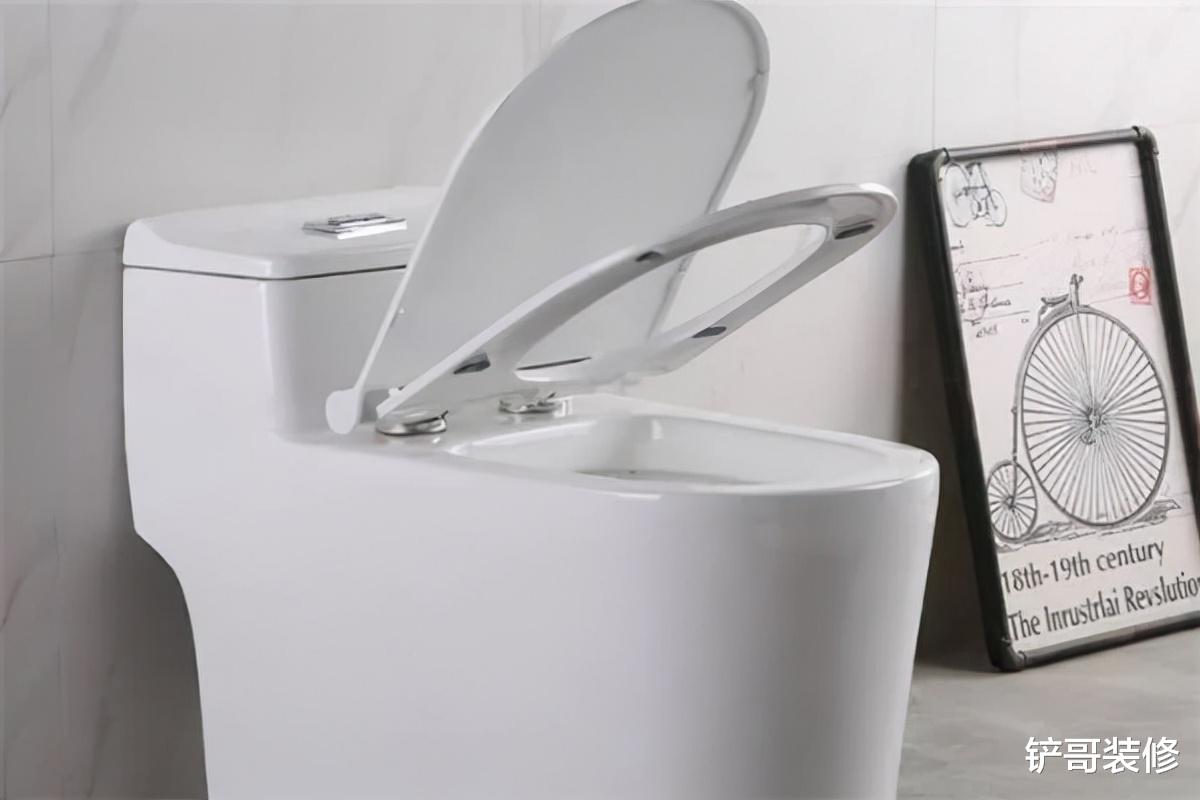马桶冲力小,冲不干净?别傻傻换马桶,可能是这3个地方出错