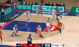 辽宁男篮|辽宁遭上海21分大逆转，三个细节印证，李春江“巧胜”杨鸣