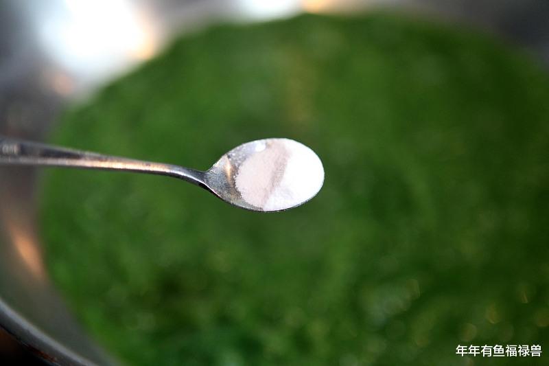 贾玲 绝对不能用在脸上的12个美妆用品