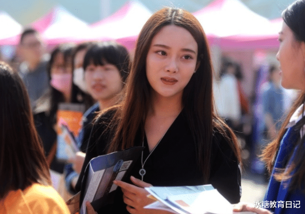 护士|男生想娶的女生职业排名,护士意外垫底,榜首职业也受婆婆欢迎