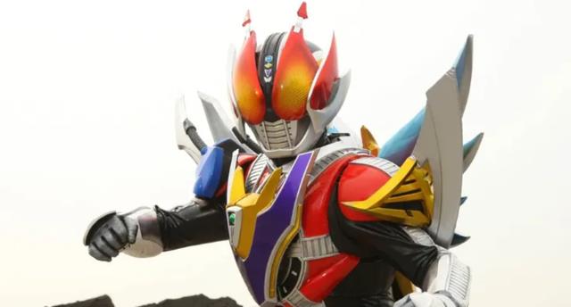 经典|盘点一下与伙伴合为一体并肩战斗的假面骑士,最经典的一定是电王