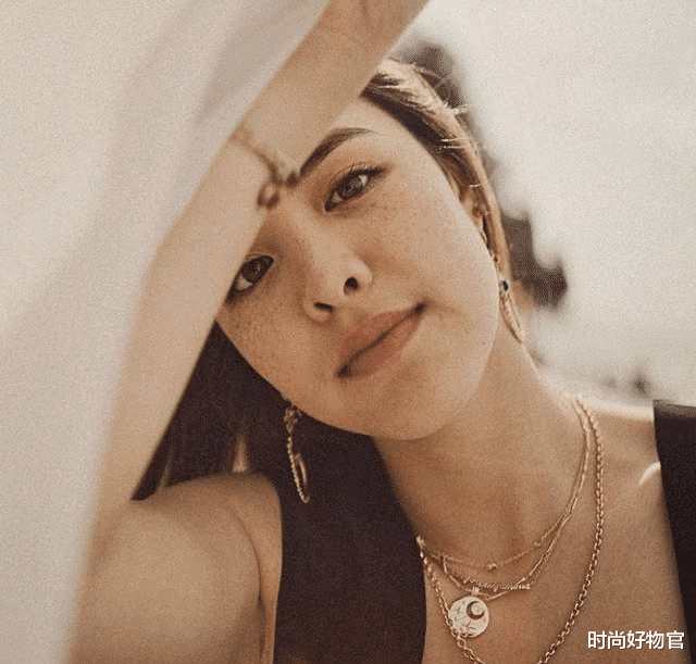 恭喜!钟丽缇大女儿即将出道,身材丰满欧美范十足,有望成选美冠军