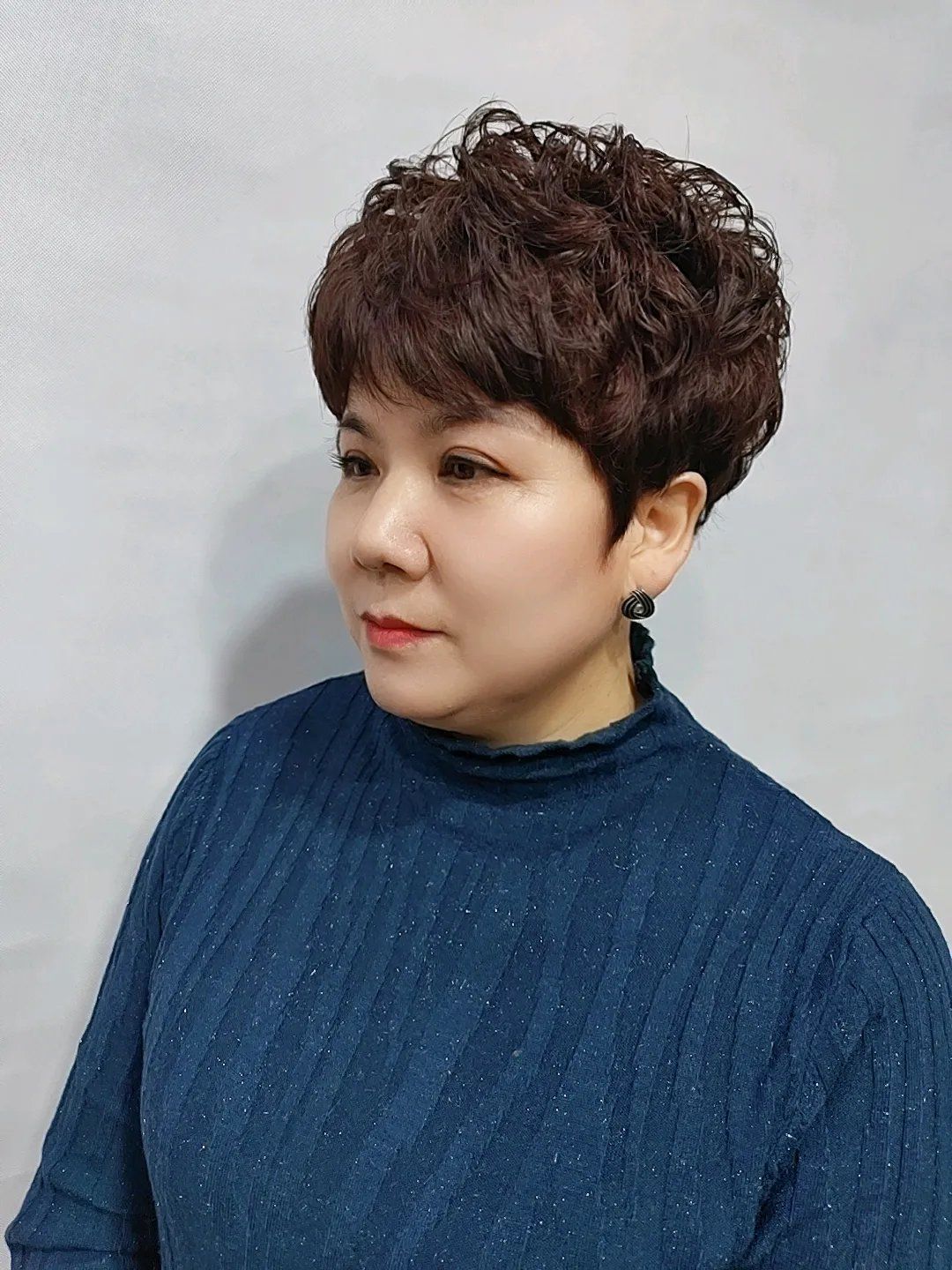 短发 女人40发型别乱剪,这3种很适合,做完大不一样