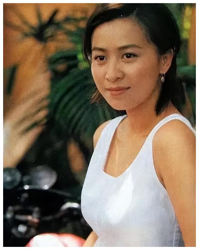 刘嘉玲|圈内人物之刘嘉玲：成名不听话被绑3小时，熬光港星成为大姐大