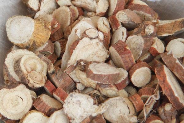 黄芪|年龄大了，血管“堵了”？黄芪搭配它泡水喝，排出血毒，防血栓