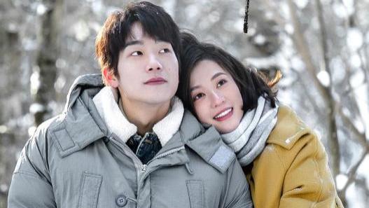 在你的冬夜里闪耀|《在你的冬夜里闪耀》：平行时空设定，有笑有泪的国产小甜剧