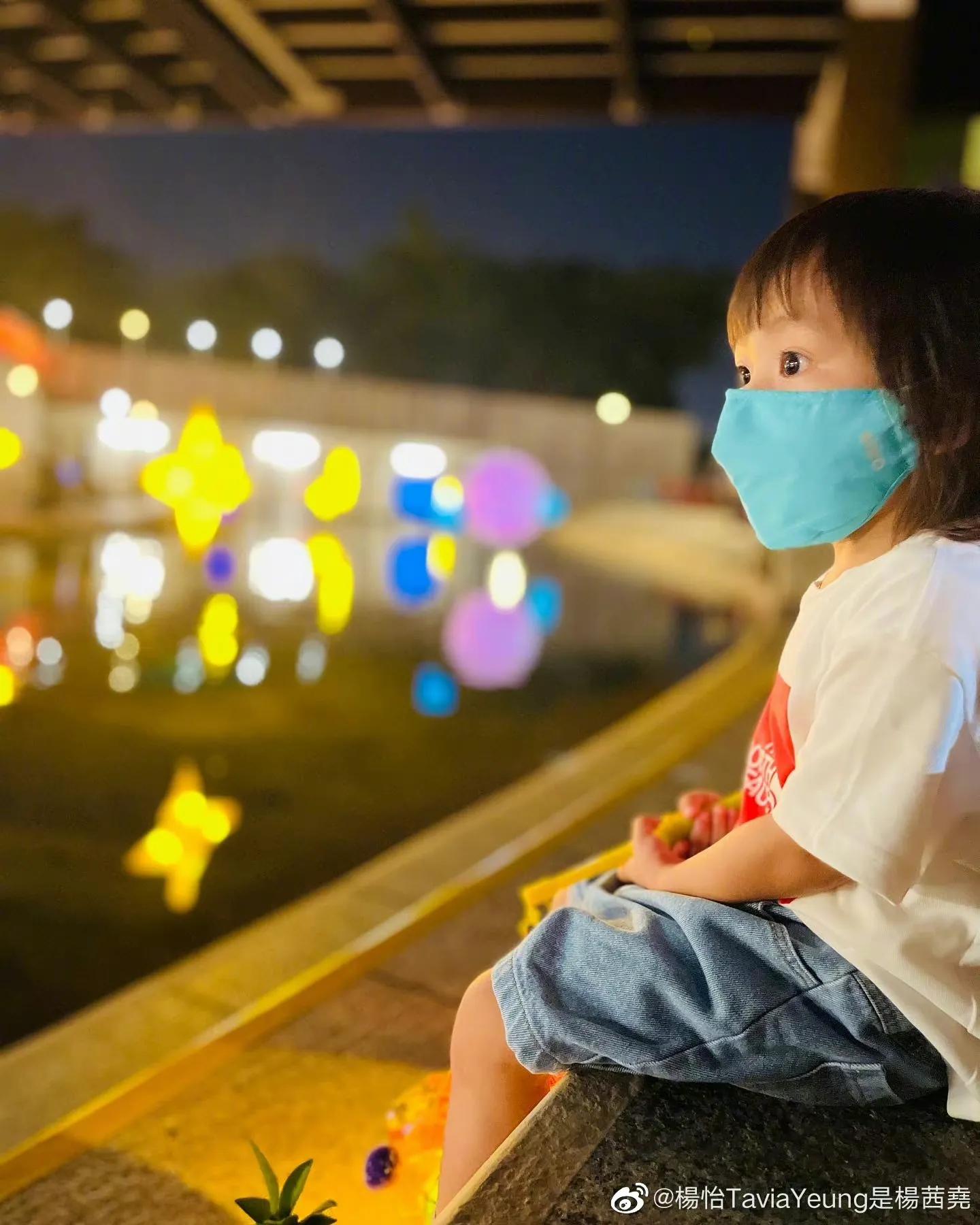 杨怡|杨怡晒带娃日常,9个月儿子活泼好动,有和姐姐同款大眼睛超可爱