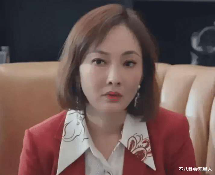 牛莉|动脸成瘾，夸张消瘦，演戏也挤眉弄眼，牛莉这几年怎么了？