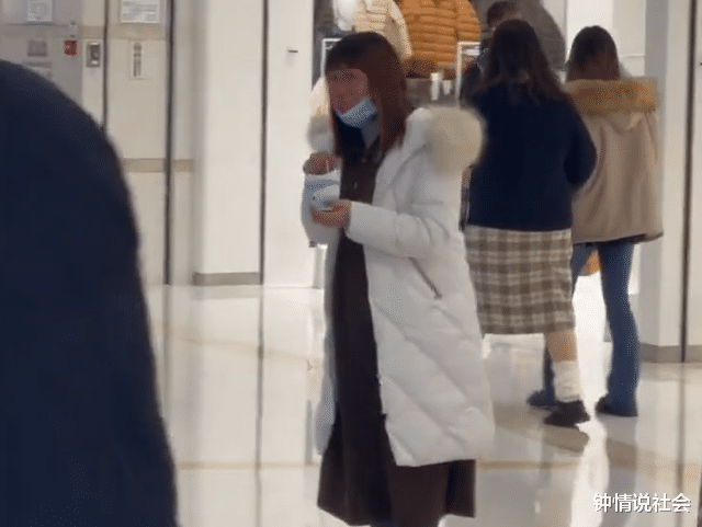 安徽:怀孕7个月的老婆,借上厕所偷吃冰激凌,被发现后反应亮了