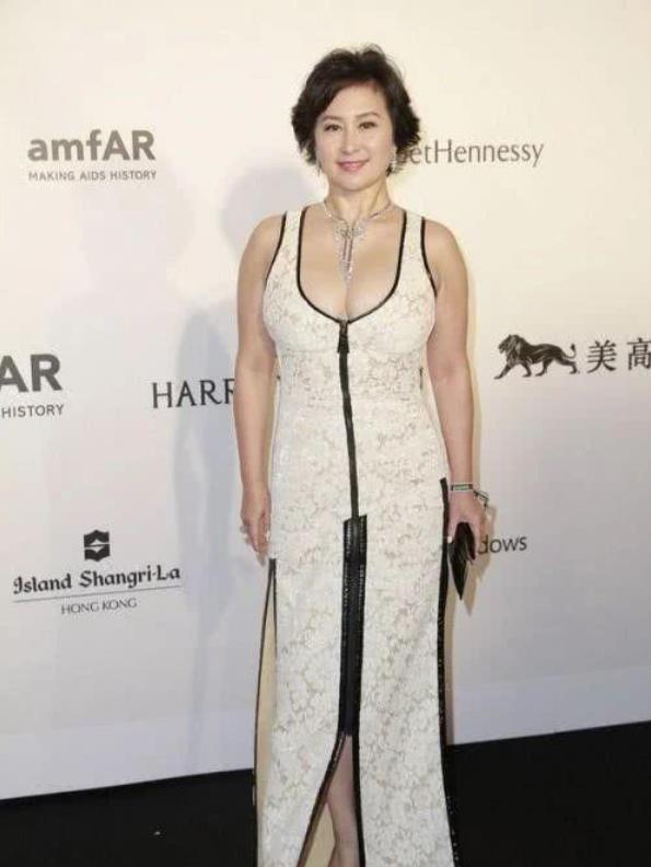 何超琼|何超琼接班人浮出水面，并非是四房何猷君，而是何超凤小女儿何锶倩