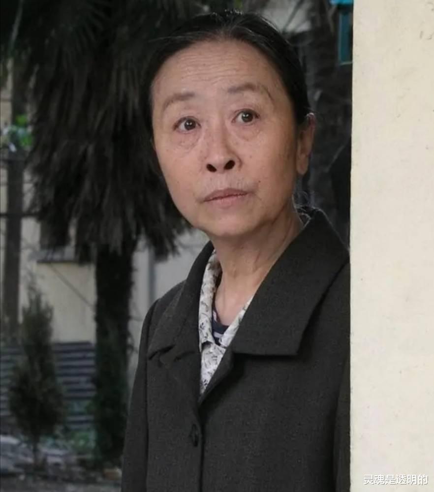 张少华|丑娘张少华,去世一年后,丈夫在悲痛中坚强,孙女曾是她的骄傲