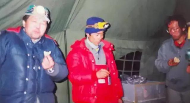 1989年中日17名登山精英集体遇难,7年后发现登山日记:我们错了