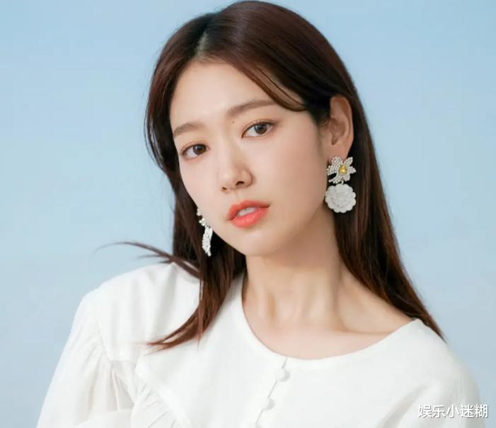 朴信惠|32岁朴信惠产后复出大变样！眼袋凸出双眼皮消失，曾因汉服被抵制