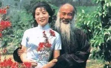 44岁张大千看上女儿12岁闺蜜,费尽心机终得手