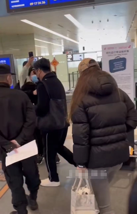 王岳伦|王岳伦新女友曝光！身材火辣颜值出圈，曾拒绝香港豪门太子求婚