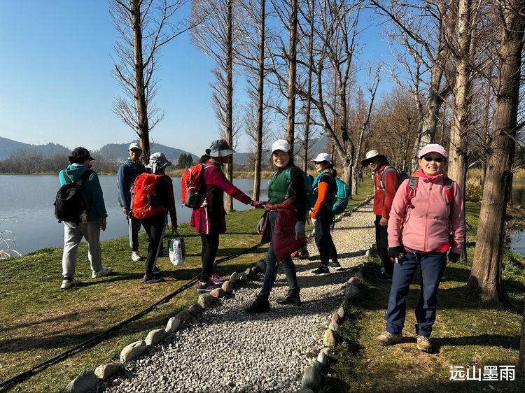 草海|环走昆明滇池草海、享受水天一色，我们开启了新年徒步之旅