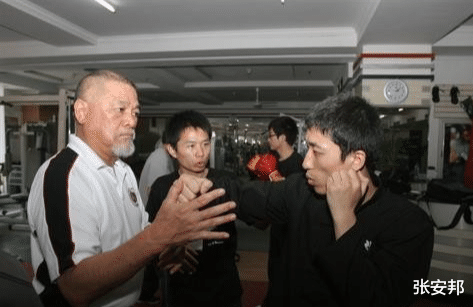 王心凌|李小龙明明是美国人,为什么很多人说他是中国的骄傲?