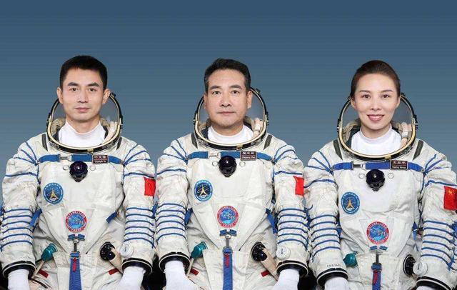 春晚|5位虎年春晚主持人：一哥一姐令人放心，撒贝宁回归，新面孔很美