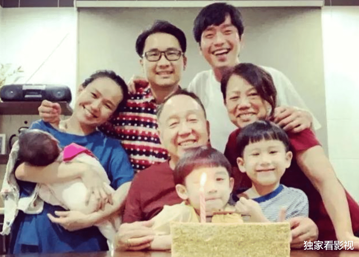 张栋梁|和王心凌组CP的张栋梁要参加《披哥2》？微笑男孩为何隐退娱乐圈