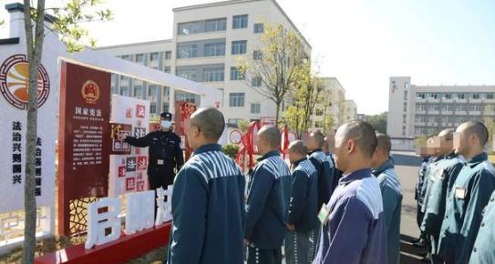 监狱里被判“无期”的人,每天在干些什么?说出来你或许不信