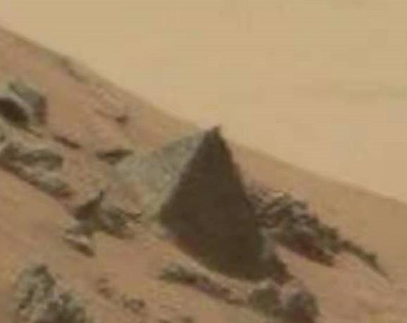 古老的火星战争,金字塔“堡垒”,是神话还是召唤?