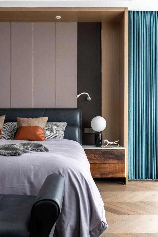 220㎡现代简约,现代舒适的空间,搭配灰色皮家具,简约优雅舒适