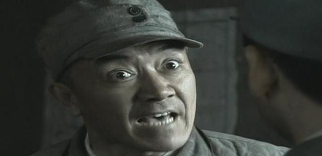 李云龙|亮剑:段鹏跟随李云龙多年,为什么在解放战争时还只是个连长?
