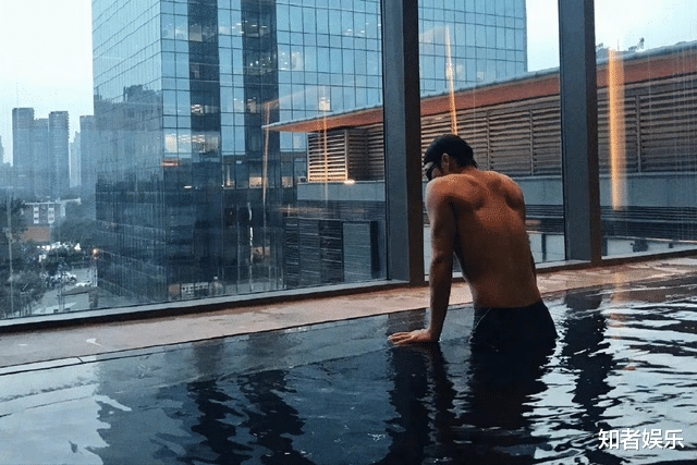 张彬彬|演员张彬彬签约这10年：成也嘉行，败也嘉行，离开是最后的体面？