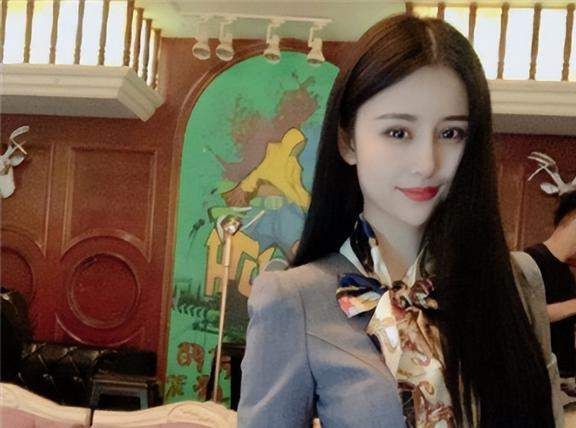 故事:小伙追求美女遭拒,以2000元请到家做饭后,用强硬手段