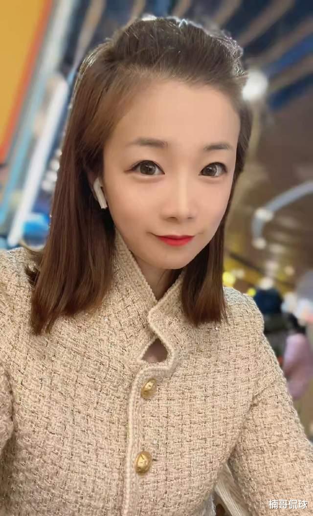 杨鸣|杨鸣妻子久违现身！帅气老公人气高很苦恼，曾为宣示主权频繁晒照