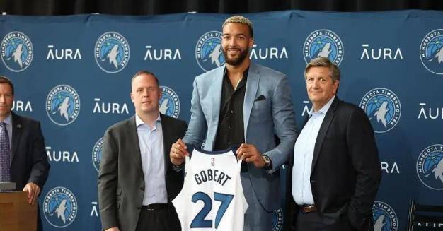 2022NBA年度十大转会:哈登西蒙斯互换东家,森林狼9换1戈贝尔