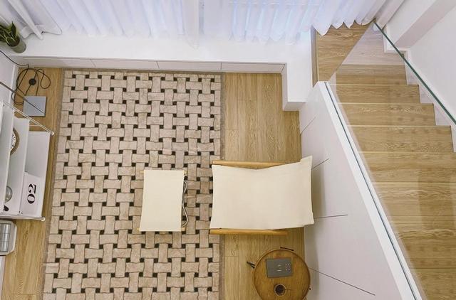 费尽心思装的客厅，爸妈第一次来却说存不住钱，你们来评评理！