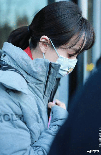 春晚|春晚私服秀又来了:邓超沙溢穿万元高奢,赵丽颖平价裤子太接地气