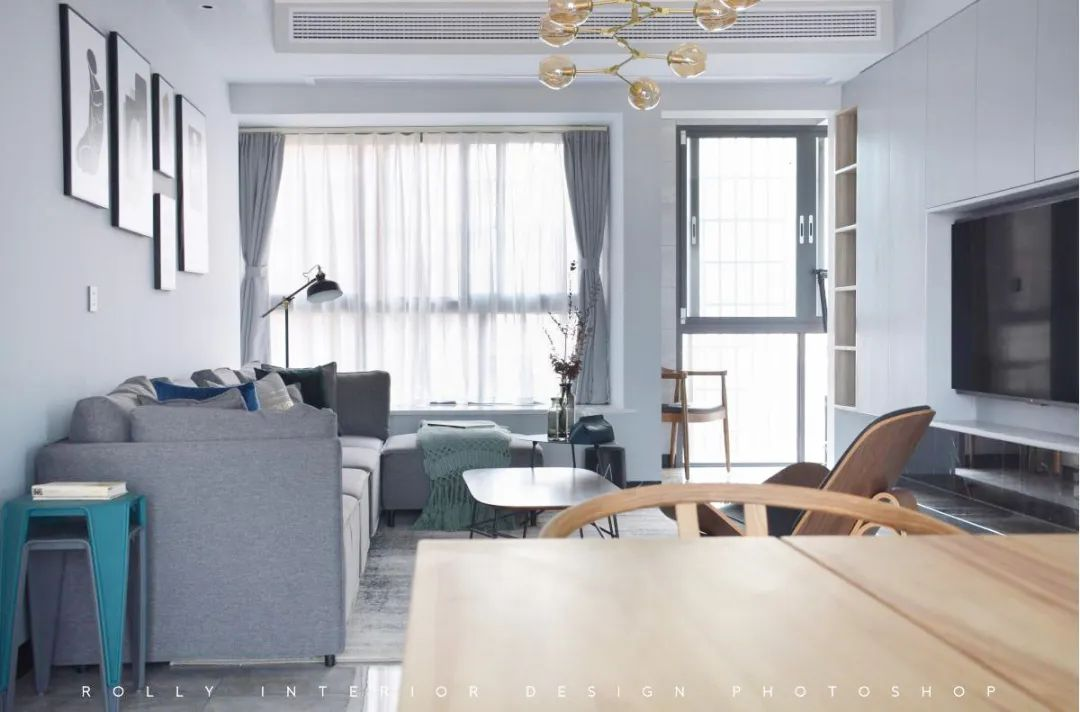 电视机摆放方式不止有一种,这样装美观又实用!