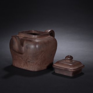 |清-杨季初款堆雕山水紫砂壶