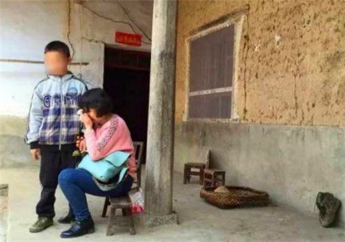 19岁被未婚夫挖眼,第三任拿斧头逼她自杀,他们为何对她如此狠心
