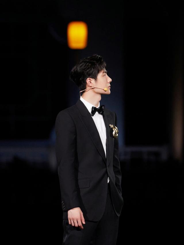 王一博|内娱艺人又出事,触犯底线不可取,路人喊话王一博:该税,不该睡