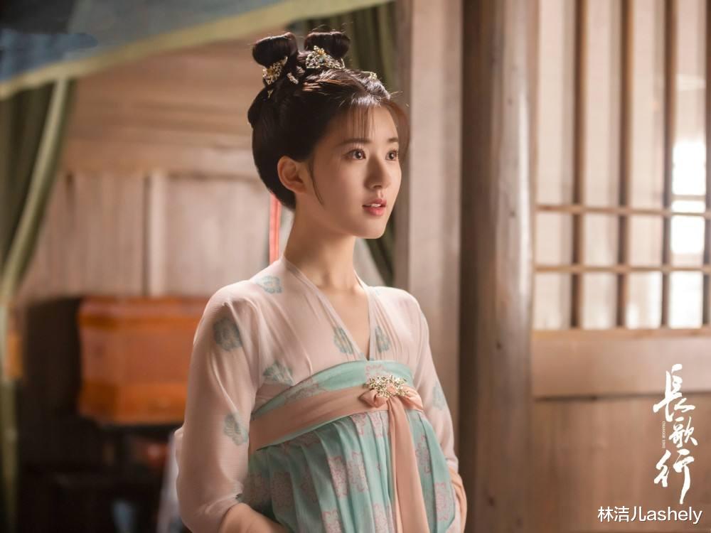 赵露思 赵露思范冰冰的同款浓密发量,get这5个小技巧,你也能视觉上拥有