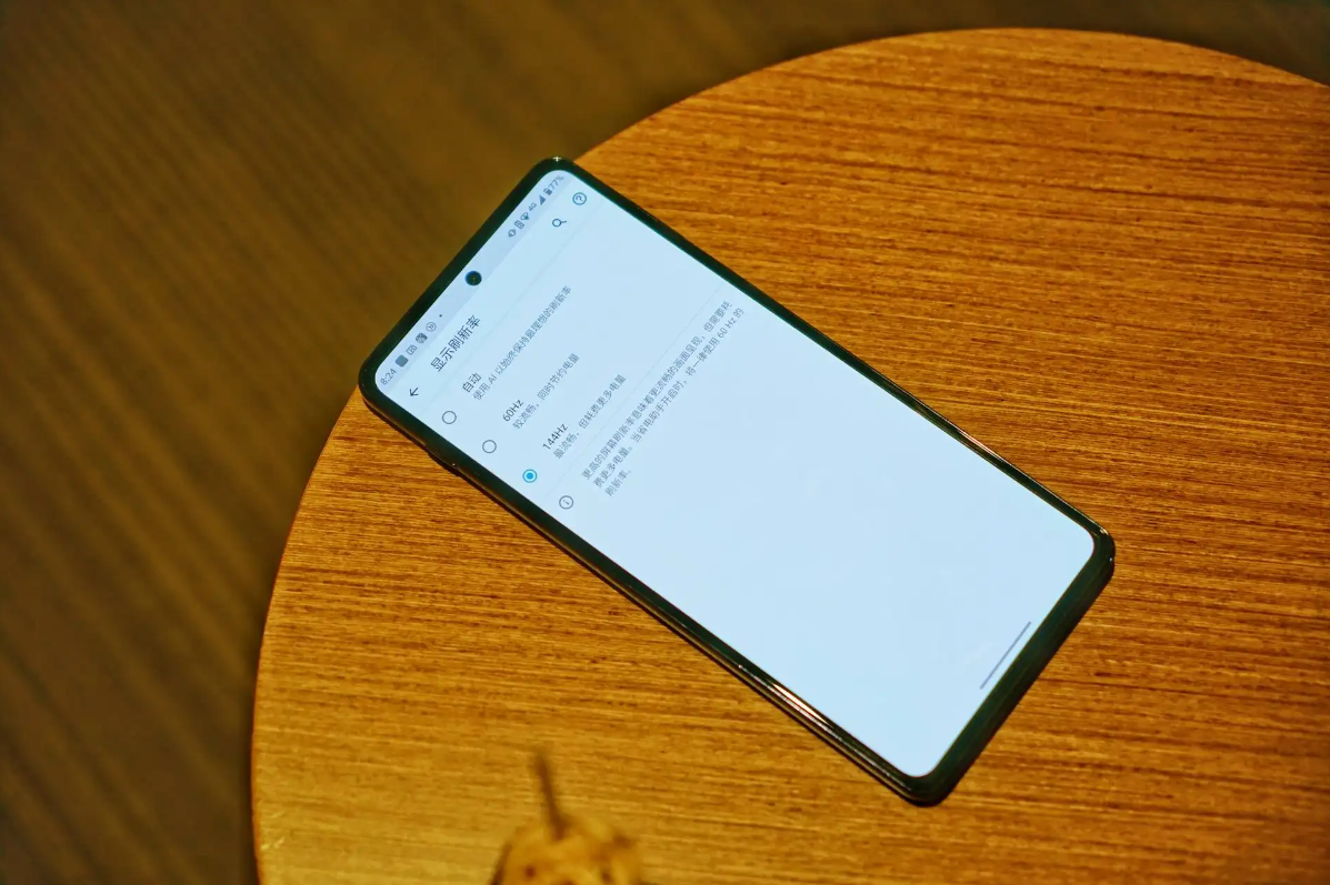 摩托罗拉|千元机中最高配，12GB+256GB+一亿像素，50倍变焦旗舰跌至1598元