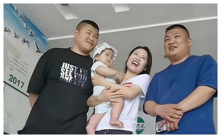 草帽姐|名利双收的“大衣哥”；昙花一现的“草帽姐”。