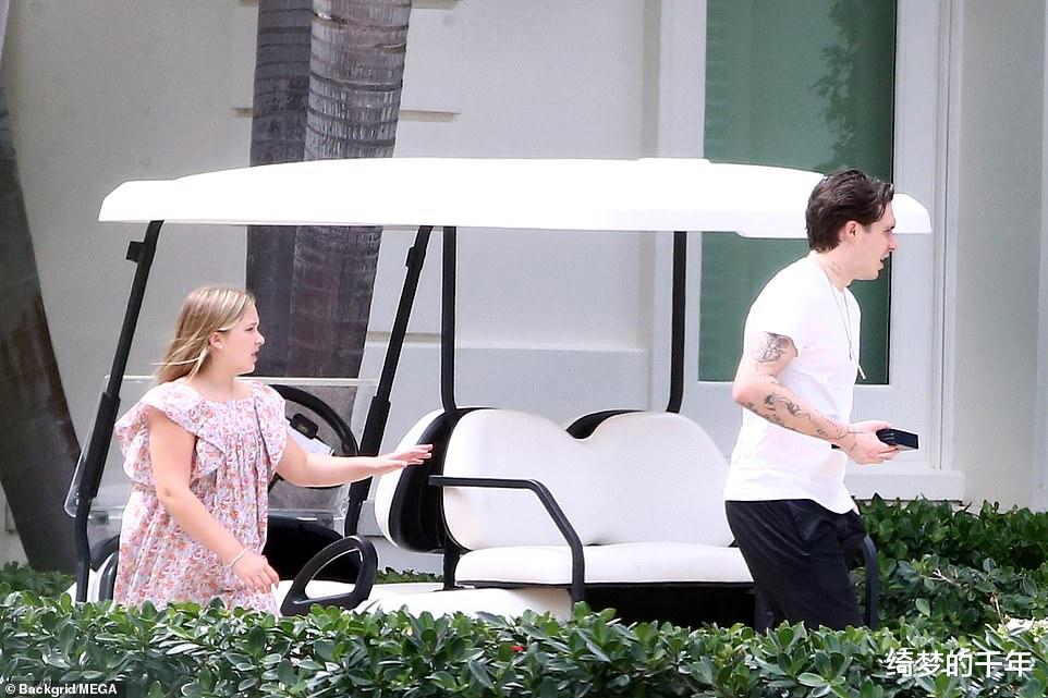 贝克汉姆夫妇|贝克汉姆夫妇在儿媳家“炫富”，开豪车出入，小七追着新郎大哥跑