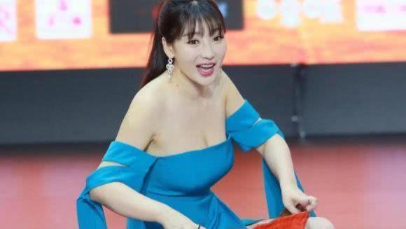 柳岩|41岁柳岩为什么竟无人敢追她？当我看到她深蹲的那一刻起，网友反应强烈：换我也不敢