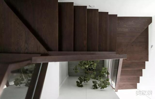 不买餐桌也不买电视柜，却也能如此高级大气，真是羡慕