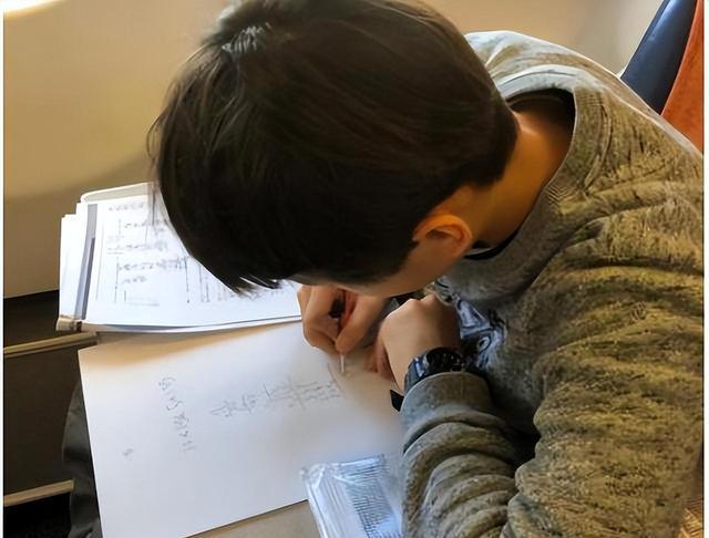 考研|又一“新型啃老”出现?不少父母被蒙在鼓里,还以为子女有出息?