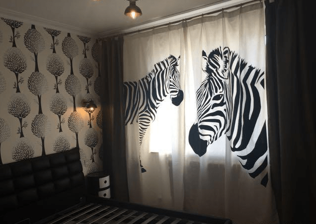 一时兴起把餐厅包进厨房,等餐桌一入场,老公抱怨转个身都得小心