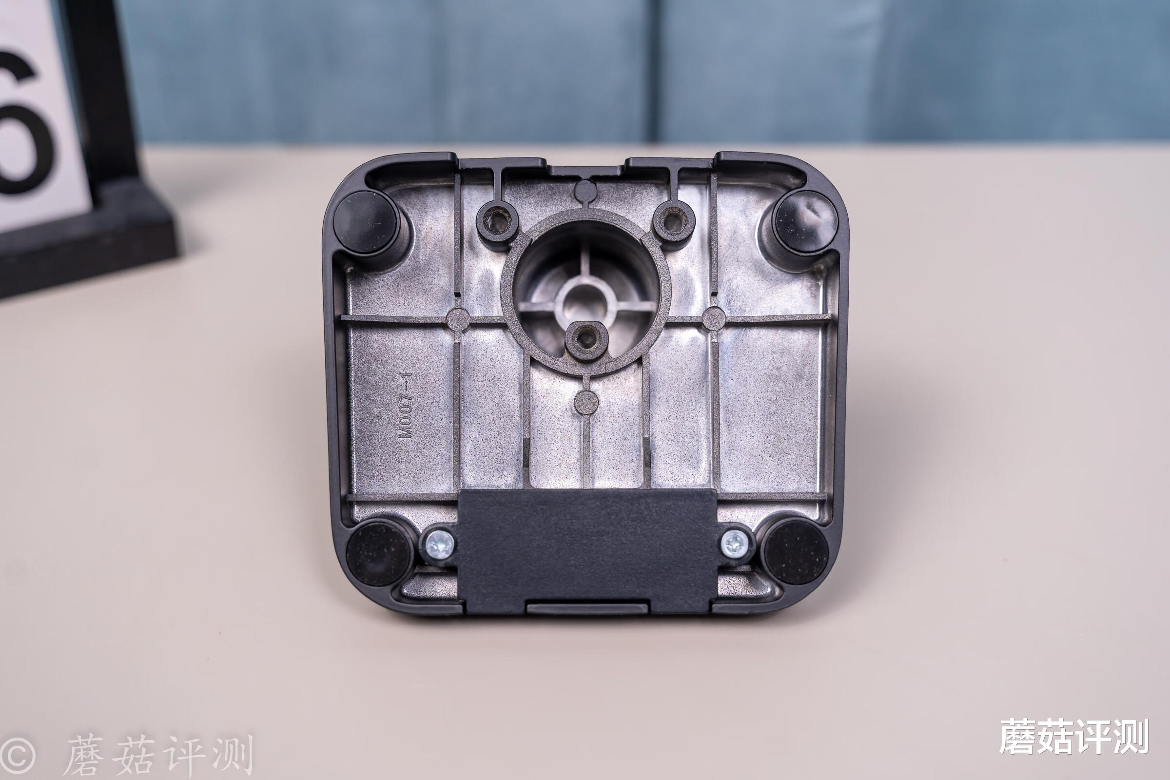 显示器|桌面更整洁，显示器调节更方便、Brateck北弧显示器支架E560 体验评测